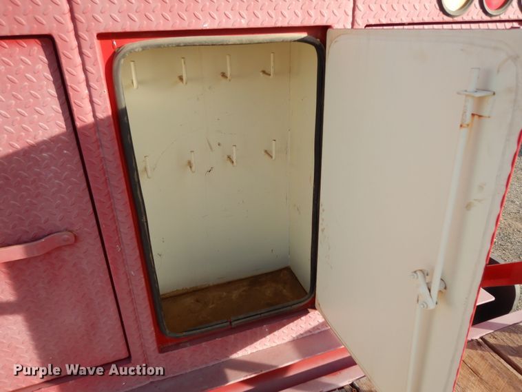 image for item DJ7488 2016 Peterbilt 365  crane truck