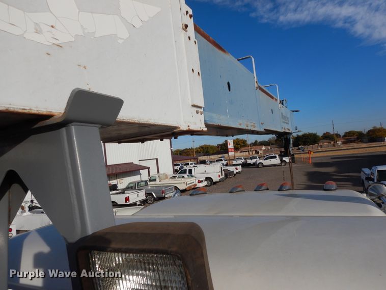 image for item DJ7488 2016 Peterbilt 365  crane truck