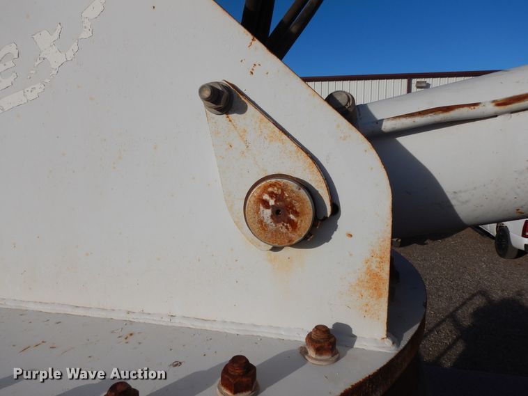 image for item DJ7488 2016 Peterbilt 365  crane truck