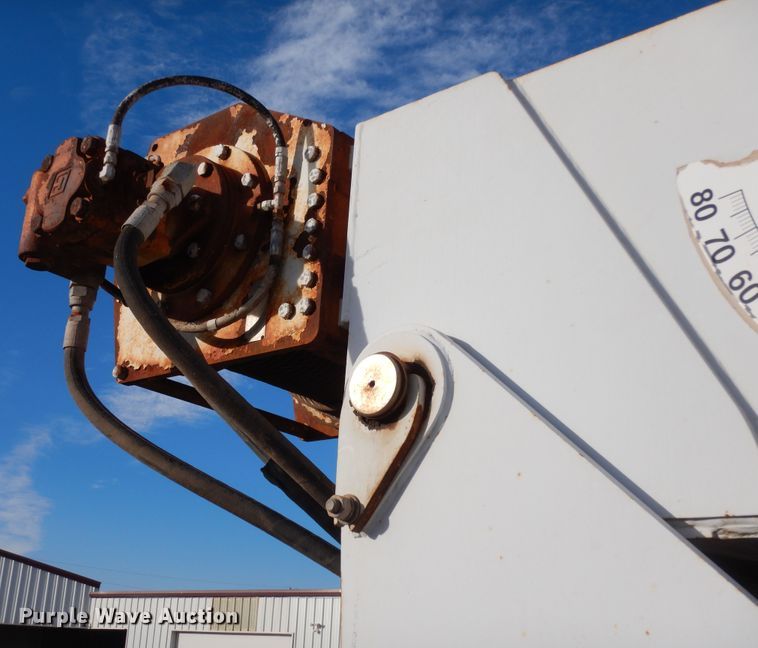 image for item DJ7488 2016 Peterbilt 365  crane truck