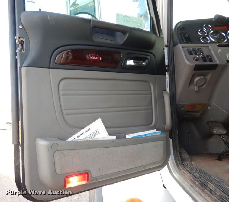 image for item DJ7488 2016 Peterbilt 365  crane truck