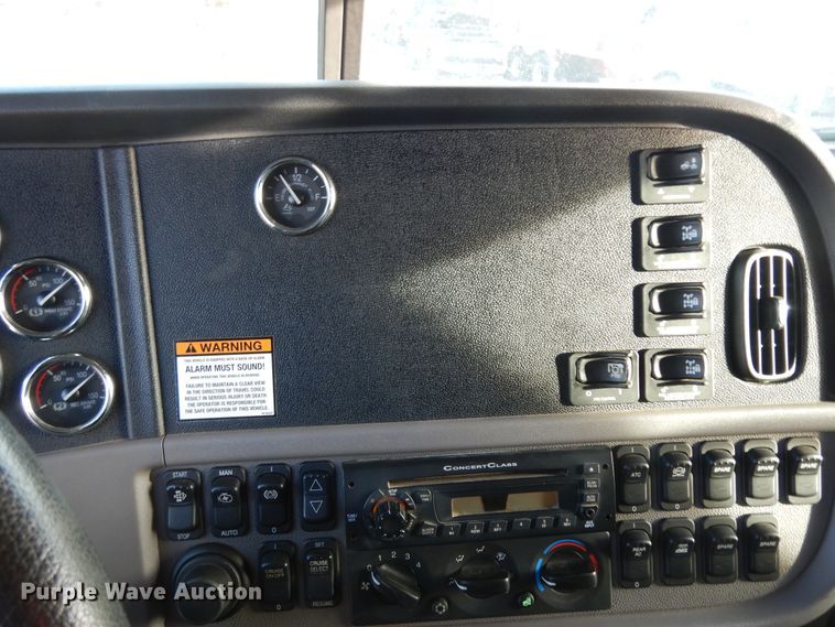 image for item DJ7488 2016 Peterbilt 365  crane truck