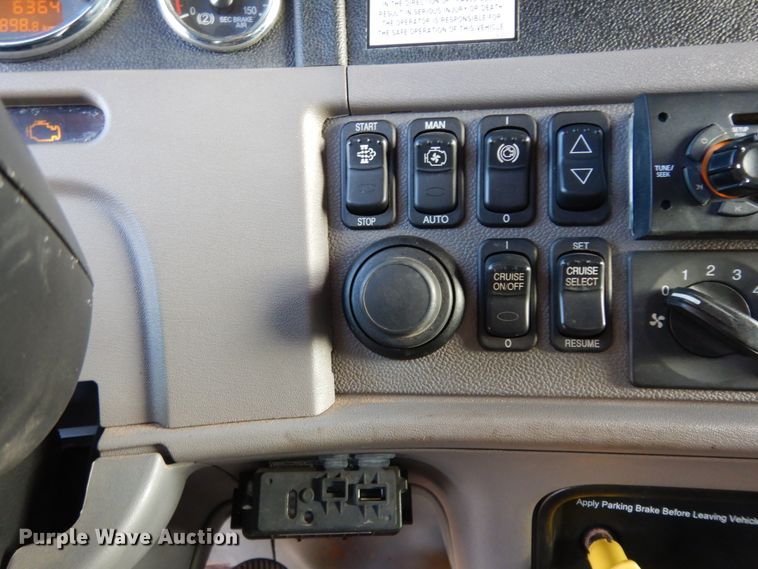 image for item DJ7488 2016 Peterbilt 365  crane truck