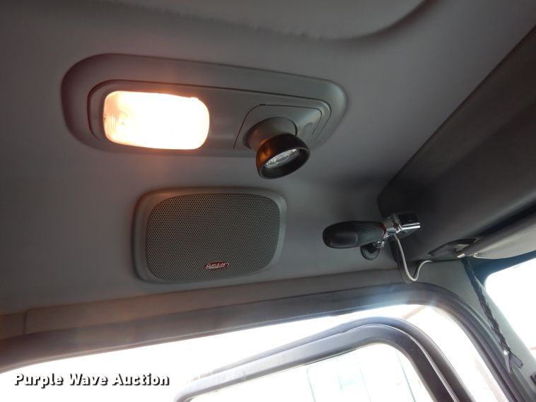 image for item DJ7488 2016 Peterbilt 365  crane truck