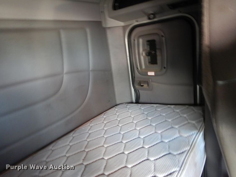 image for item DJ7488 2016 Peterbilt 365  crane truck