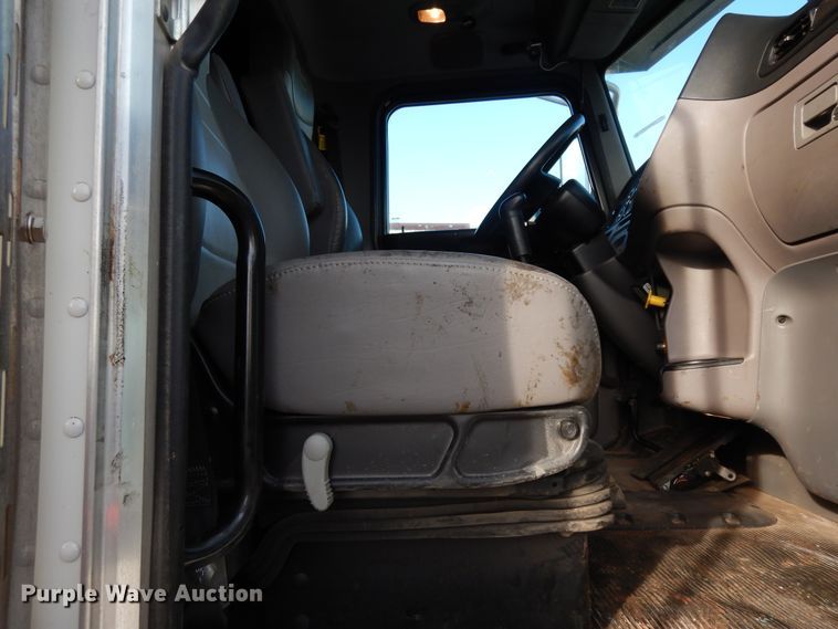 image for item DJ7488 2016 Peterbilt 365  crane truck