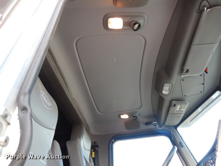 image for item DJ7488 2016 Peterbilt 365  crane truck