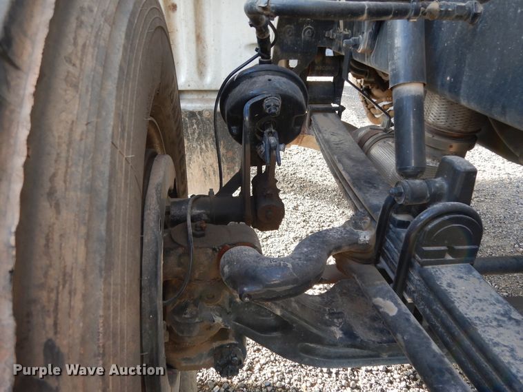 image for item DJ7488 2016 Peterbilt 365  crane truck