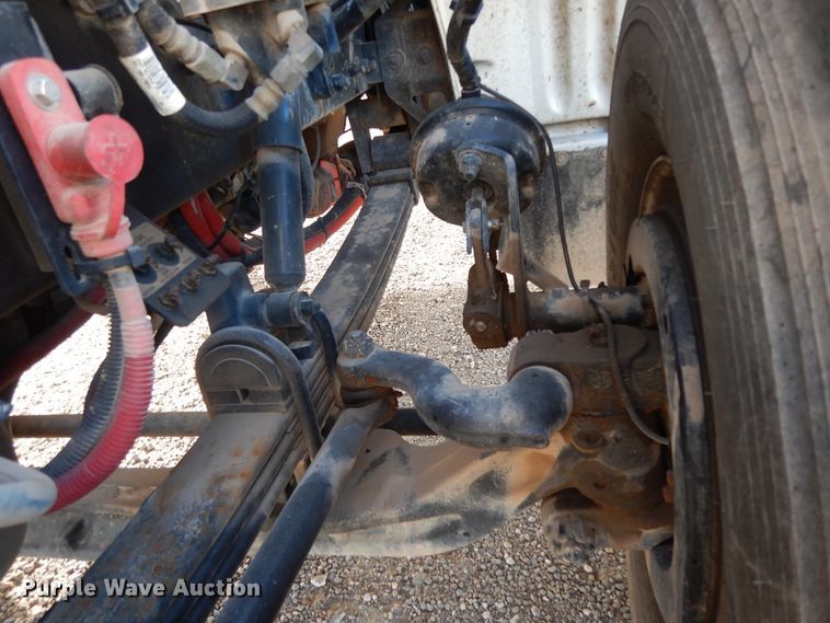 image for item DJ7488 2016 Peterbilt 365  crane truck