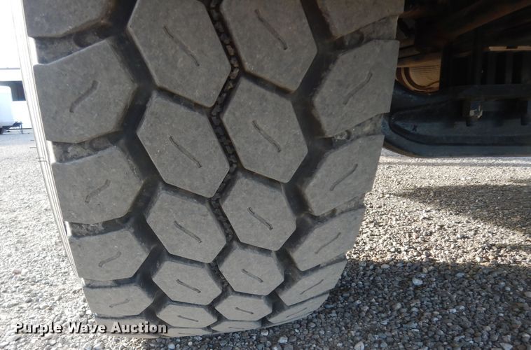 image for item DJ7488 2016 Peterbilt 365  crane truck