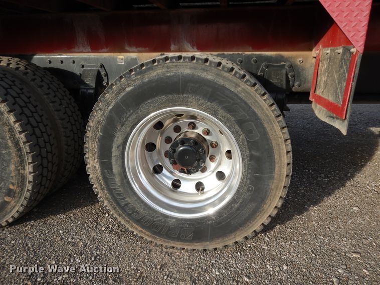 image for item DJ7488 2016 Peterbilt 365  crane truck