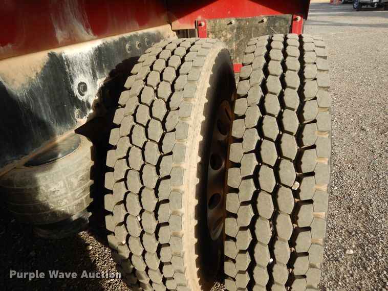 image for item DJ7488 2016 Peterbilt 365  crane truck