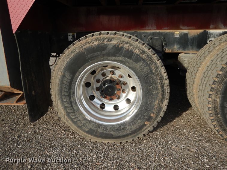 image for item DJ7488 2016 Peterbilt 365  crane truck