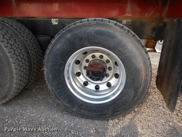 image for item DJ7488 2016 Peterbilt 365  crane truck