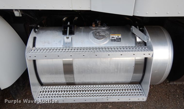 image for item DJ7489 2014 Peterbilt 365  crane truck