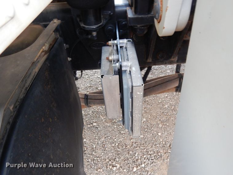 image for item DJ7489 2014 Peterbilt 365  crane truck