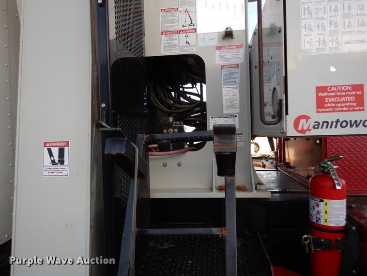 image for item DJ7489 2014 Peterbilt 365  crane truck