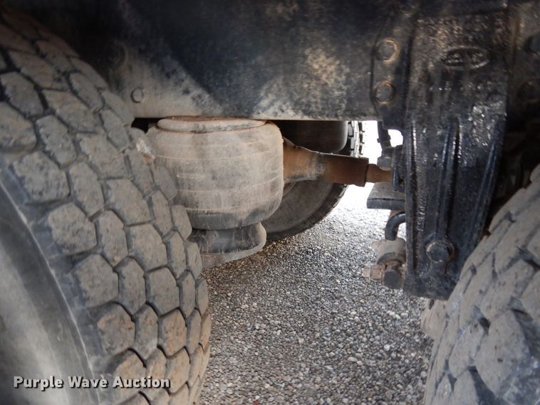 image for item DJ7489 2014 Peterbilt 365  crane truck