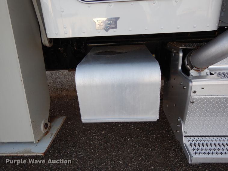 image for item DJ7489 2014 Peterbilt 365  crane truck