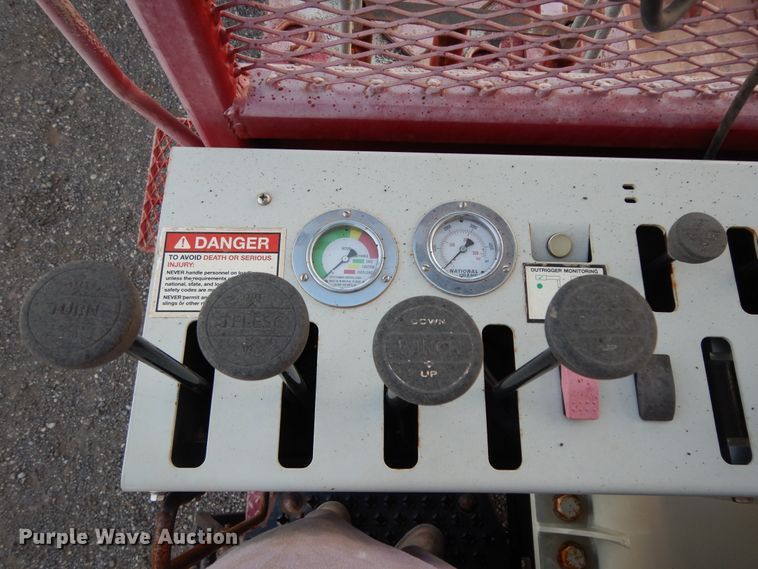 image for item DJ7489 2014 Peterbilt 365  crane truck