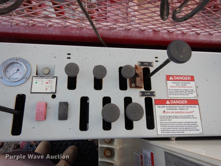 image for item DJ7489 2014 Peterbilt 365  crane truck