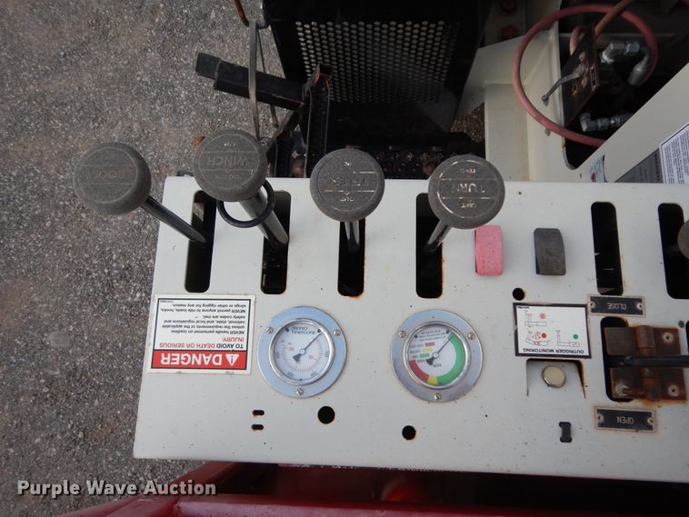 image for item DJ7489 2014 Peterbilt 365  crane truck