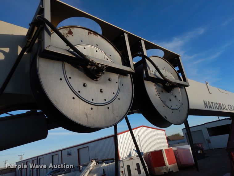 image for item DJ7489 2014 Peterbilt 365  crane truck