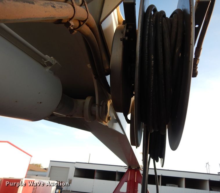 image for item DJ7489 2014 Peterbilt 365  crane truck