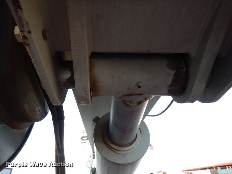 image for item DJ7489 2014 Peterbilt 365  crane truck