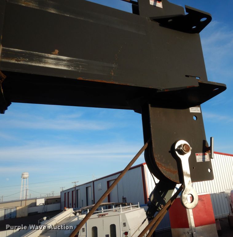 image for item DJ7489 2014 Peterbilt 365  crane truck