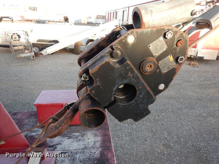 image for item DJ7489 2014 Peterbilt 365  crane truck