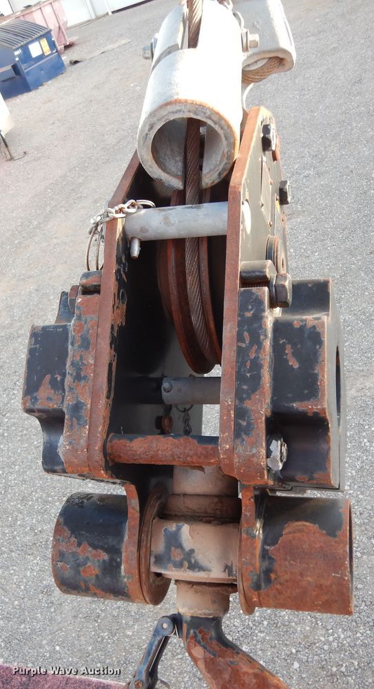 image for item DJ7489 2014 Peterbilt 365  crane truck