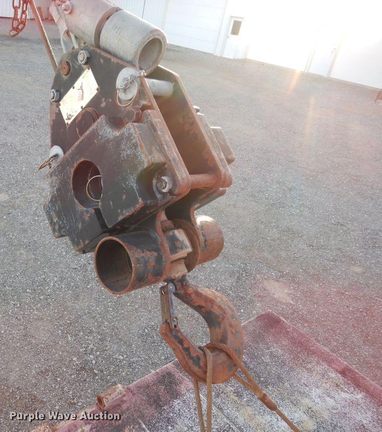 image for item DJ7489 2014 Peterbilt 365  crane truck