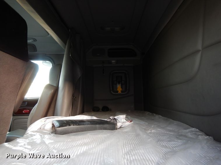 image for item DJ7489 2014 Peterbilt 365  crane truck