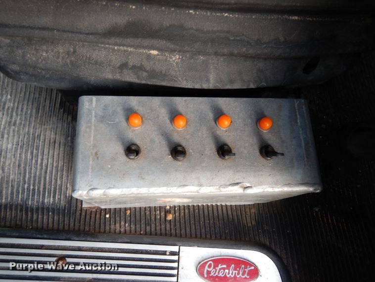 image for item DJ7489 2014 Peterbilt 365  crane truck