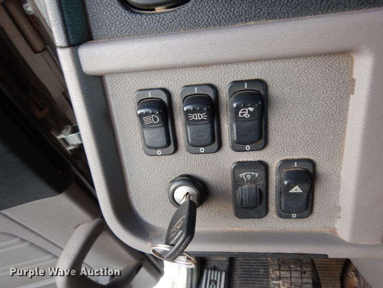 image for item DJ7489 2014 Peterbilt 365  crane truck