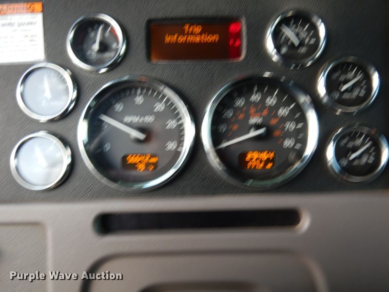 image for item DJ7489 2014 Peterbilt 365  crane truck