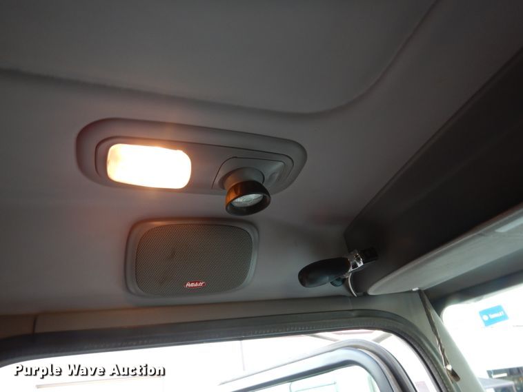 image for item DJ7489 2014 Peterbilt 365  crane truck