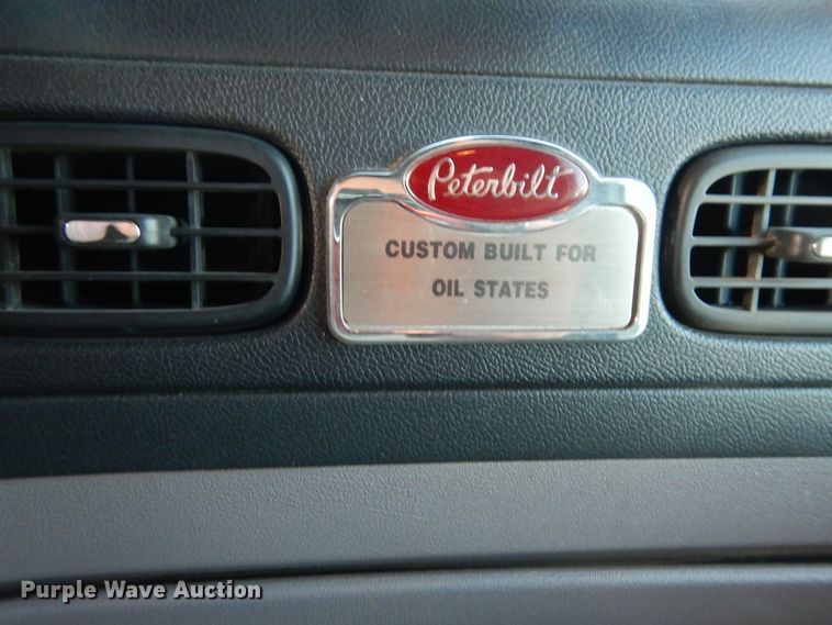 image for item DJ7489 2014 Peterbilt 365  crane truck