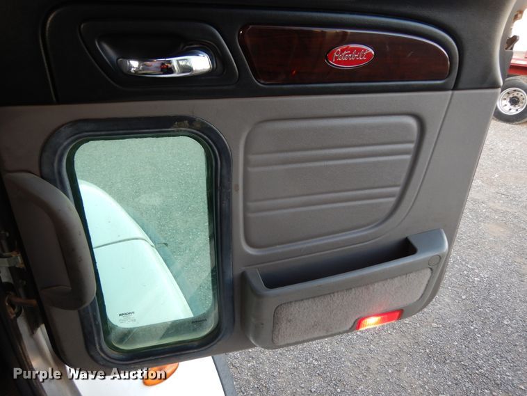 image for item DJ7489 2014 Peterbilt 365  crane truck