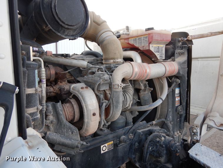 image for item DJ7489 2014 Peterbilt 365  crane truck