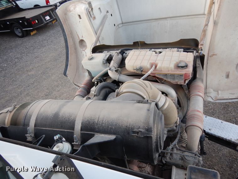 image for item DJ7489 2014 Peterbilt 365  crane truck