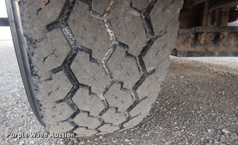 image for item DJ7489 2014 Peterbilt 365  crane truck