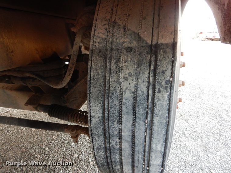 image for item DJ7489 2014 Peterbilt 365  crane truck