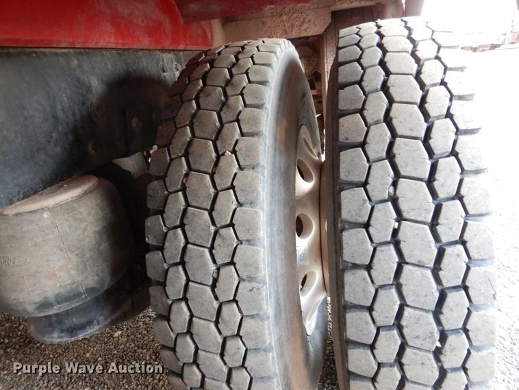 image for item DJ7489 2014 Peterbilt 365  crane truck