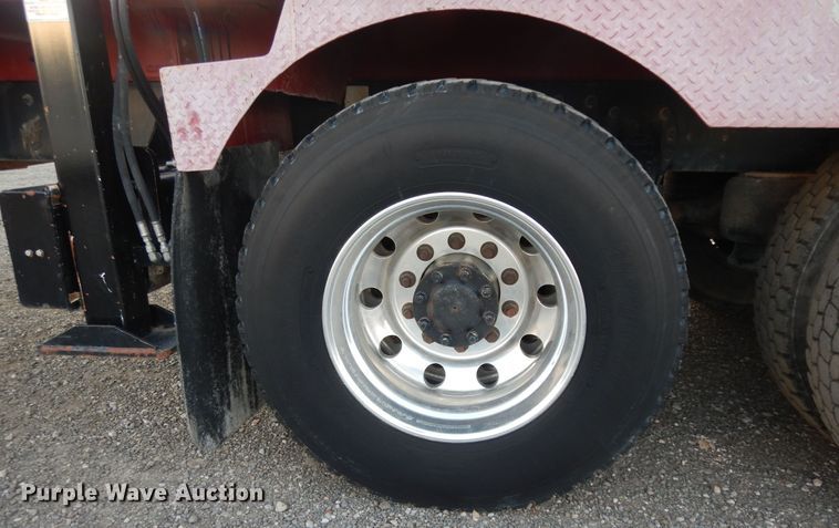 image for item DJ7489 2014 Peterbilt 365  crane truck