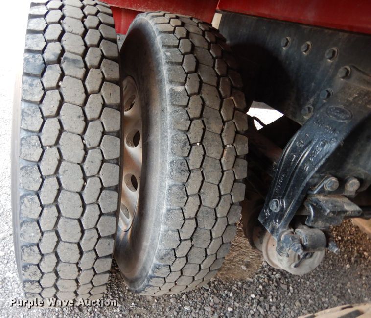 image for item DJ7489 2014 Peterbilt 365  crane truck