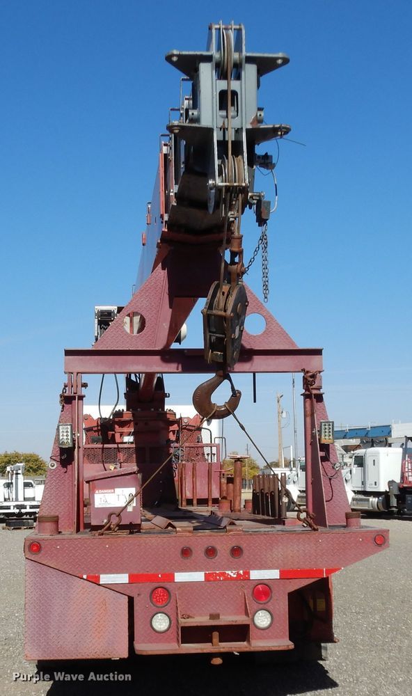 image for item DJ7490 2007 Peterbilt 378  crane truck