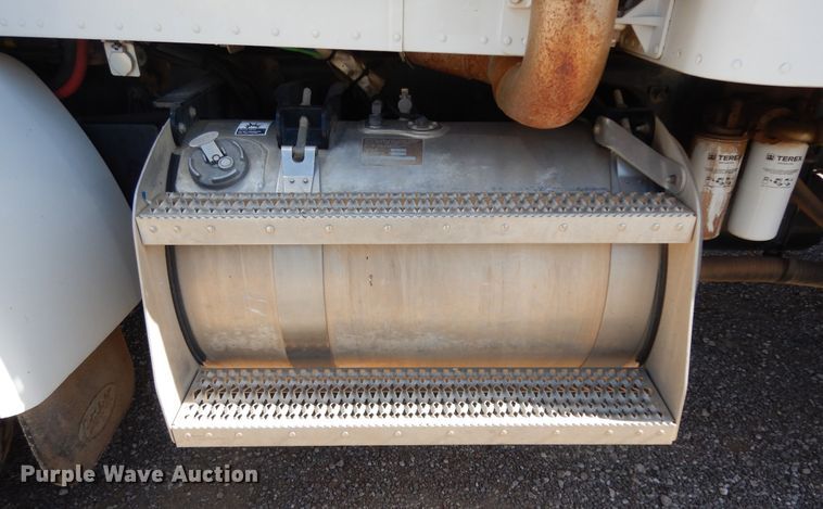 image for item DJ7490 2007 Peterbilt 378  crane truck