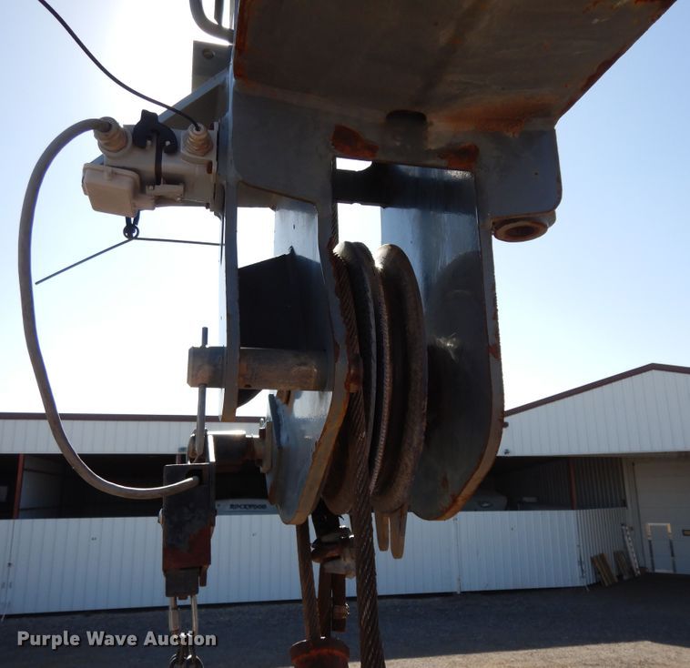 image for item DJ7490 2007 Peterbilt 378  crane truck